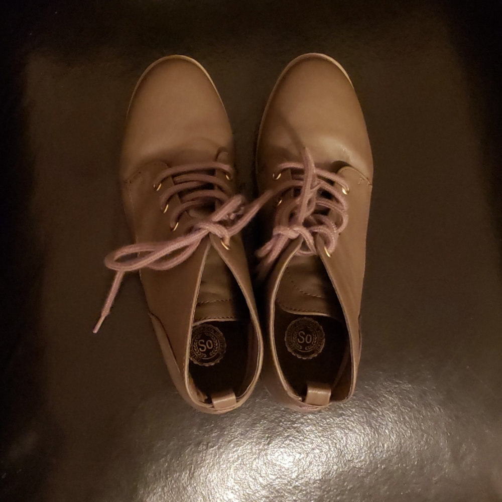 Shoes - Picture 4 of 5